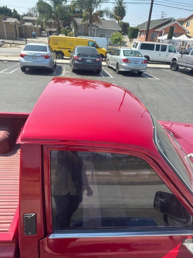 Toyota-hilux-truck-1972-red-8