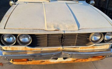 Toyota-hilux-truck-1977-white-1