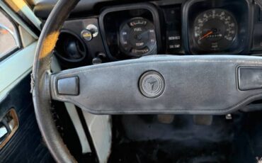 Toyota-hilux-truck-1977-white-12