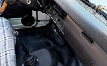 Toyota-hilux-truck-1977-white-14