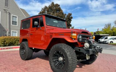Toyota-land-cruiser-1974-orange-1