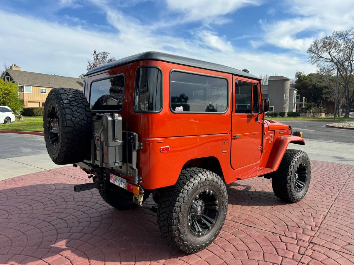 Toyota-land-cruiser-1974-orange-16