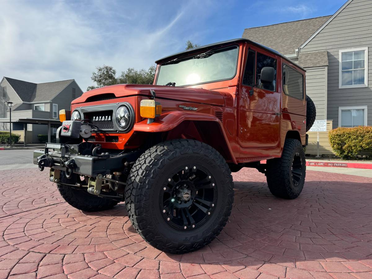 Toyota-land-cruiser-1974-orange-19