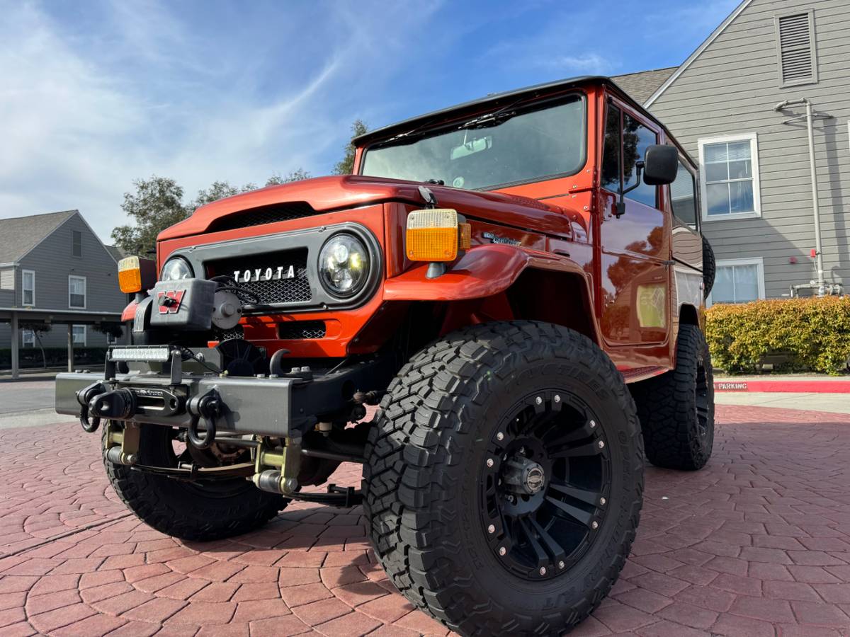 Toyota-land-cruiser-1974-orange-21