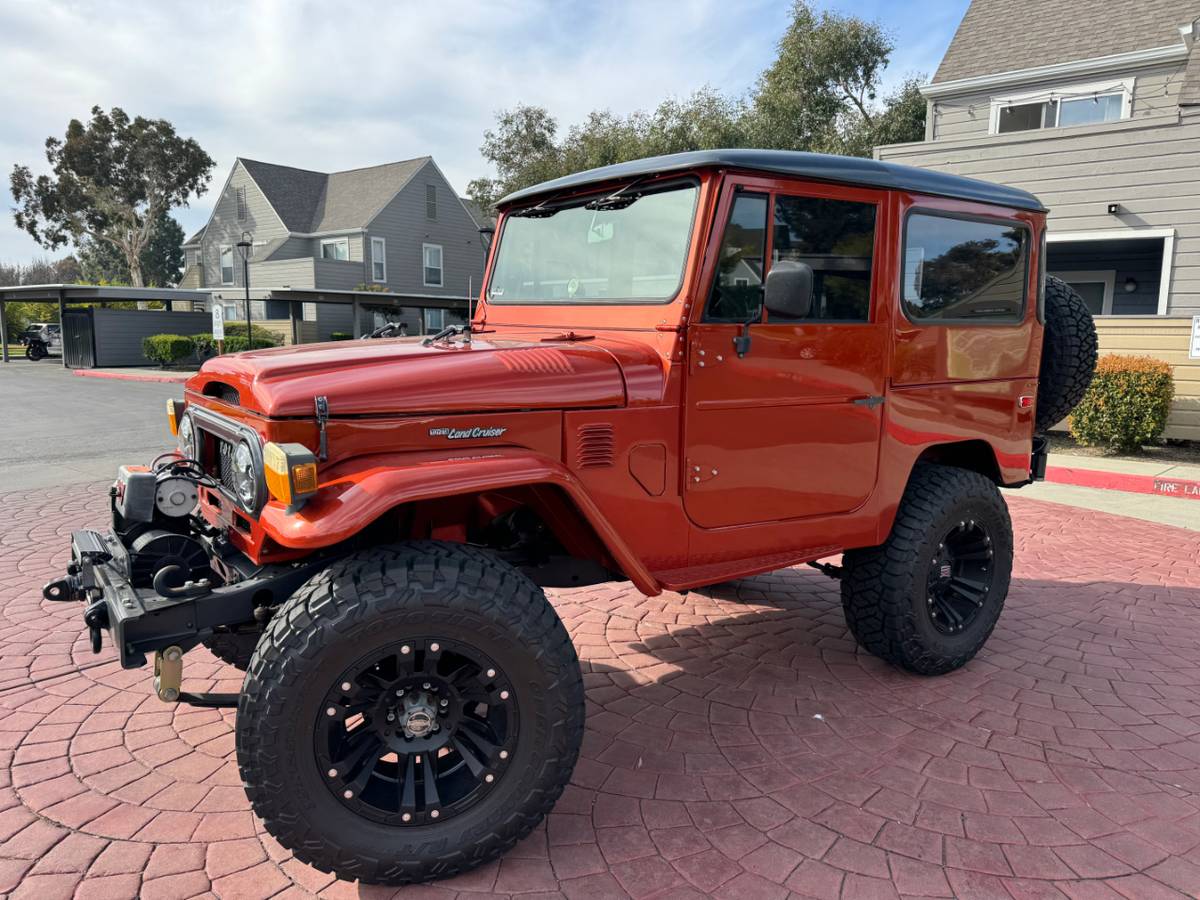 Toyota-land-cruiser-1974-orange-4