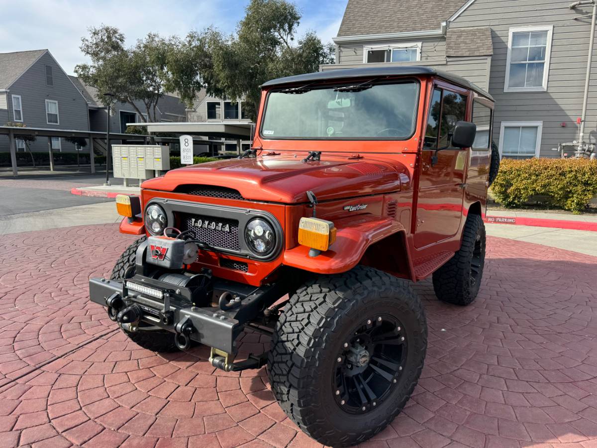Toyota-land-cruiser-1974-orange-7