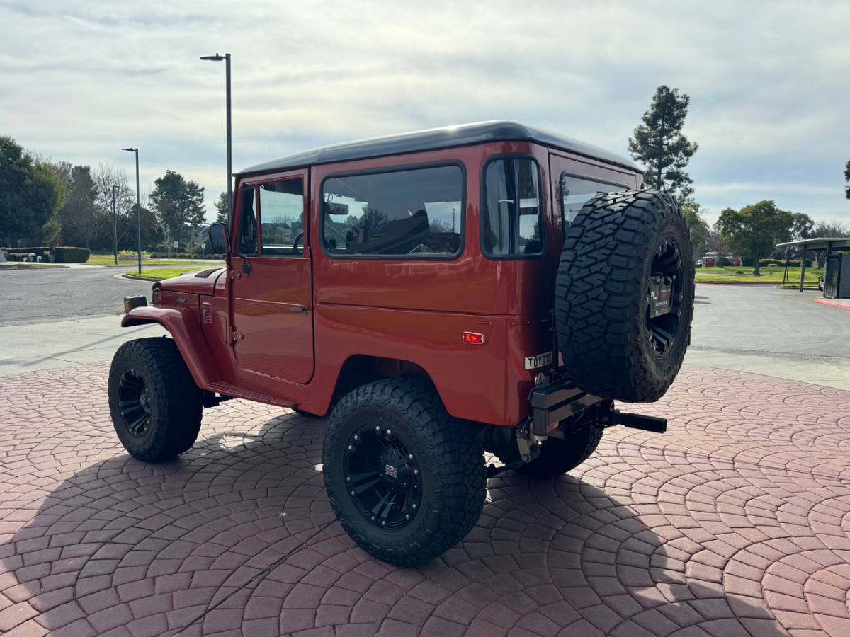 Toyota-land-cruiser-1974-orange-8