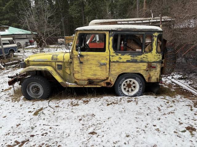 Toyota-land-cruiser-1976-yellow-1
