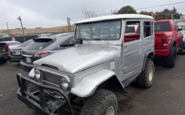Toyota-land-cruiser-1977-silver-1