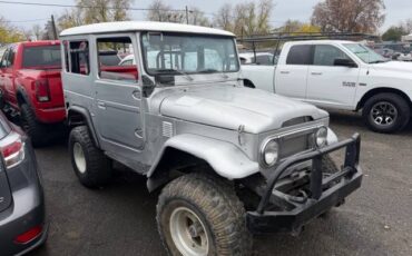 Toyota-land-cruiser-1977-silver-10