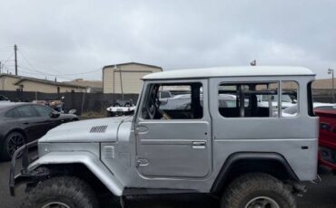 Toyota-land-cruiser-1977-silver-2