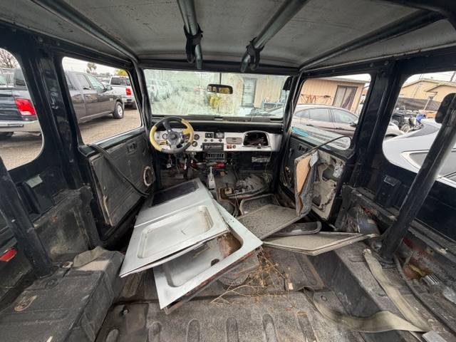 Toyota-land-cruiser-1977-silver-5