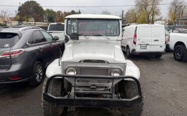 Toyota-land-cruiser-1977-silver-9