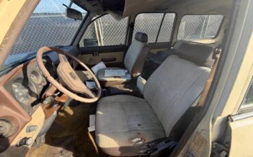 Toyota-land-cruiser-1983-yellow-3