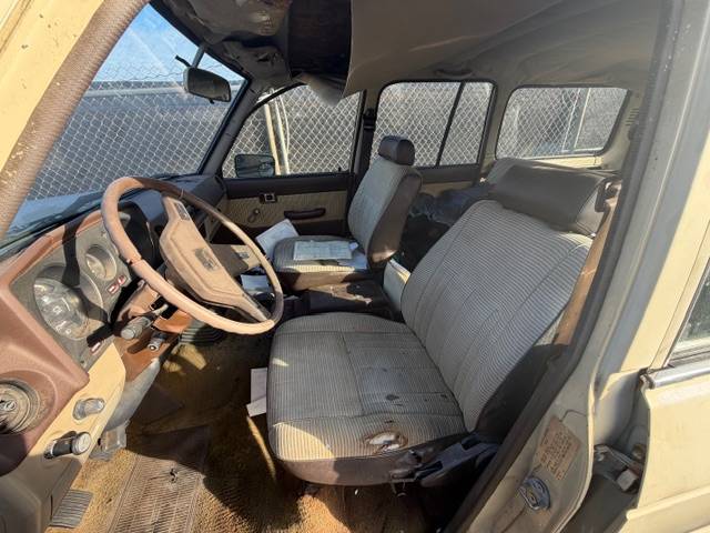 Toyota-land-cruiser-1983-yellow-3