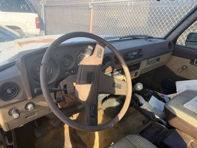 Toyota-land-cruiser-1983-yellow-4