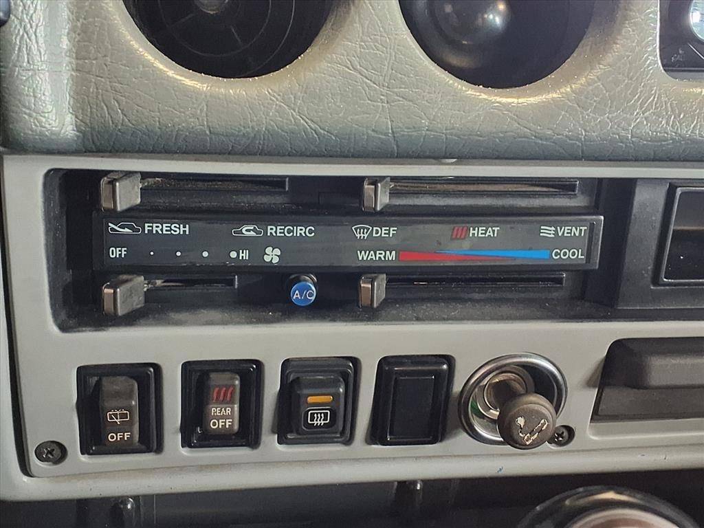 Toyota-land-cruiser-1984-blue-39