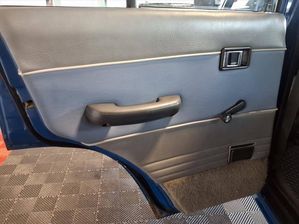 Toyota-land-cruiser-1984-blue-49