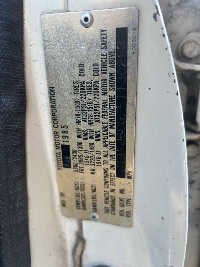 Toyota-land-cruiser-1985-white-11