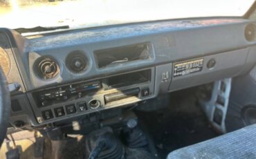 Toyota-land-cruiser-1985-white-14