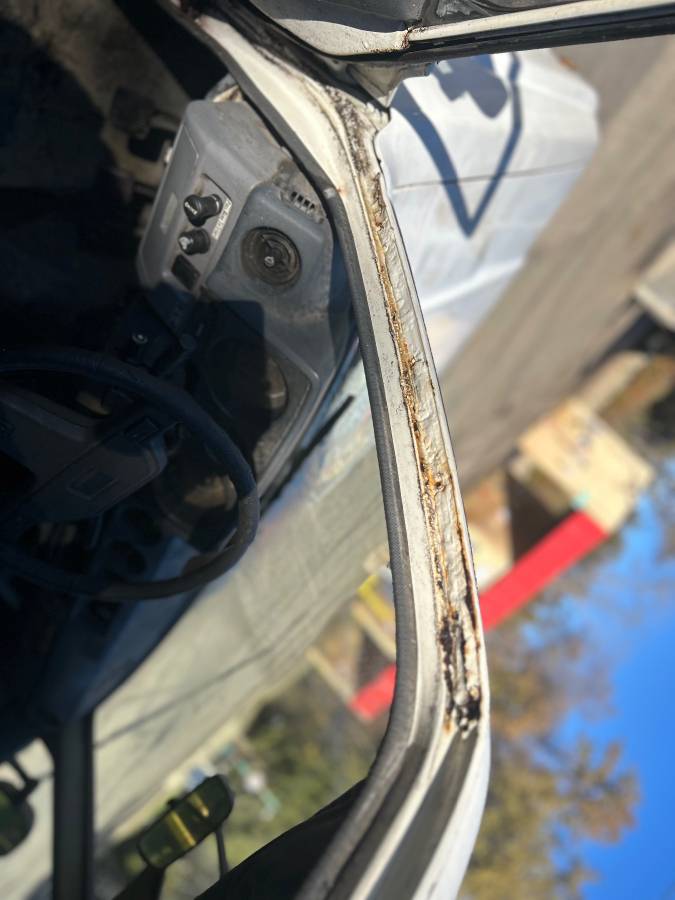 Toyota-land-cruiser-1985-white-4