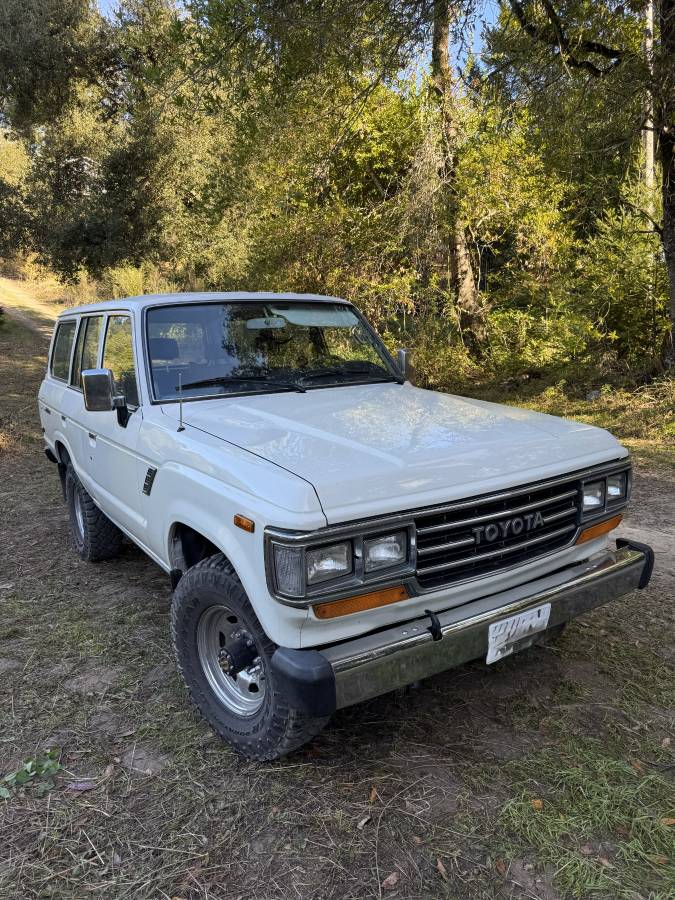 Toyota-land-cruiser-1989-white-2
