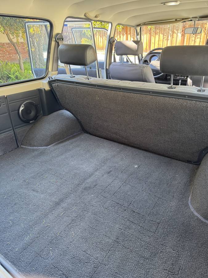 Toyota-land-cruiser-1989-white-4