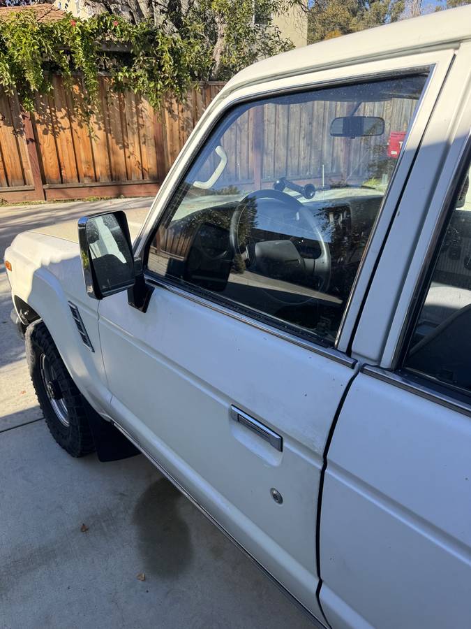 Toyota-land-cruiser-1989-white