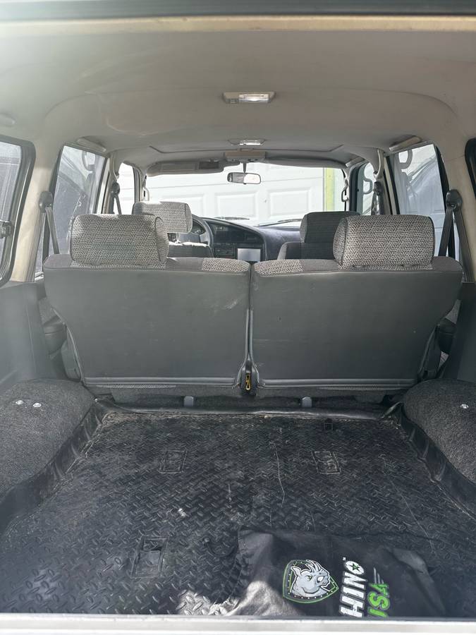 Toyota-land-cruiser-1992-silver-10