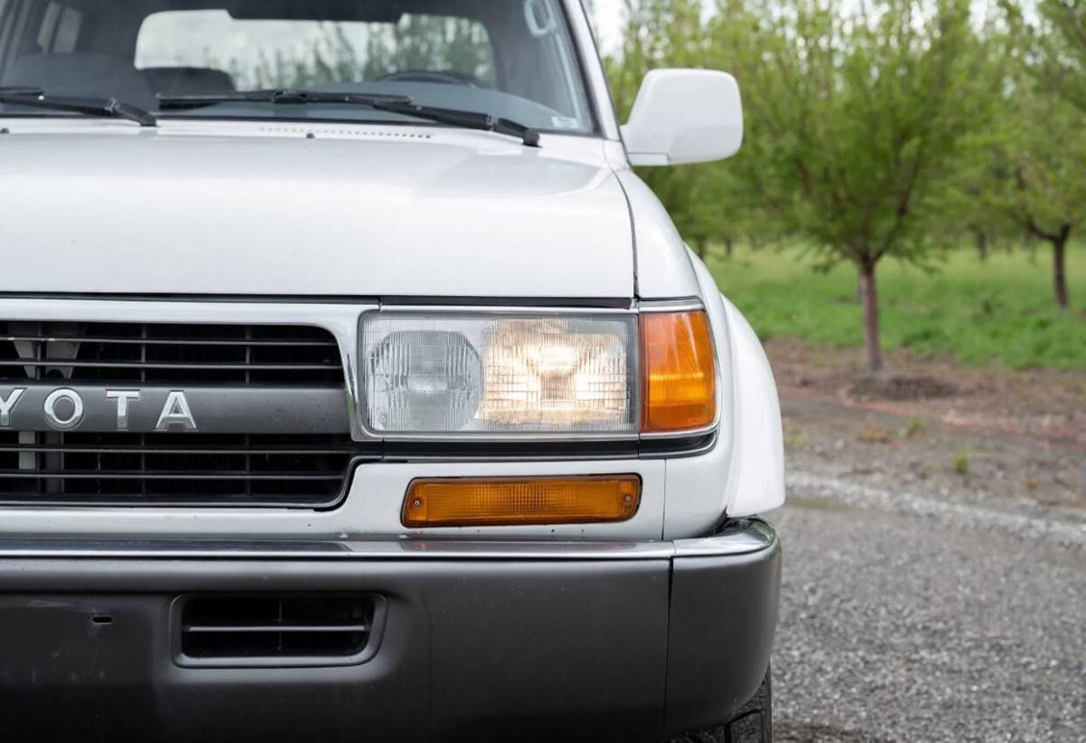 Toyota-land-cruiser-base-4dr-s-1993-white-16