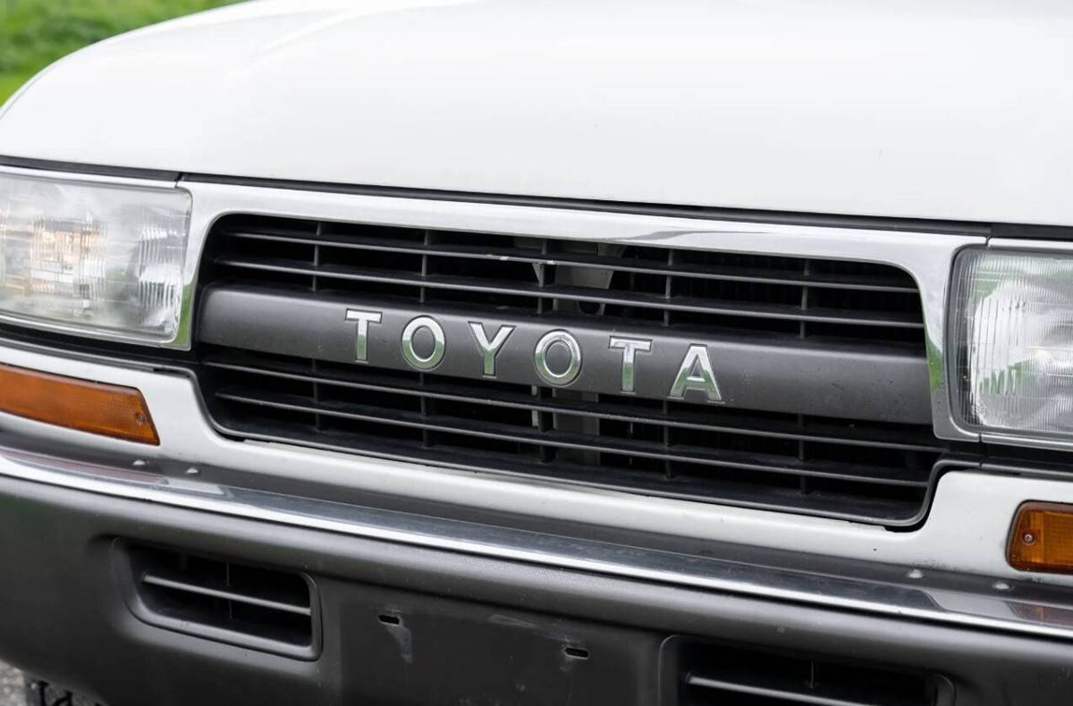 Toyota-land-cruiser-base-4dr-s-1993-white-19