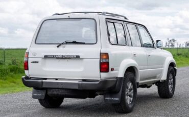 Toyota-land-cruiser-base-4dr-s-1993-white-2