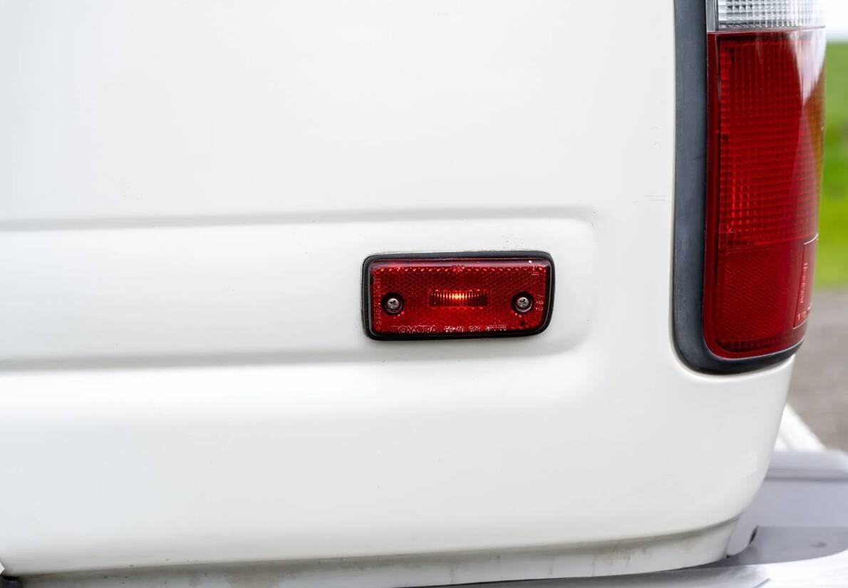 Toyota-land-cruiser-base-4dr-s-1993-white-21