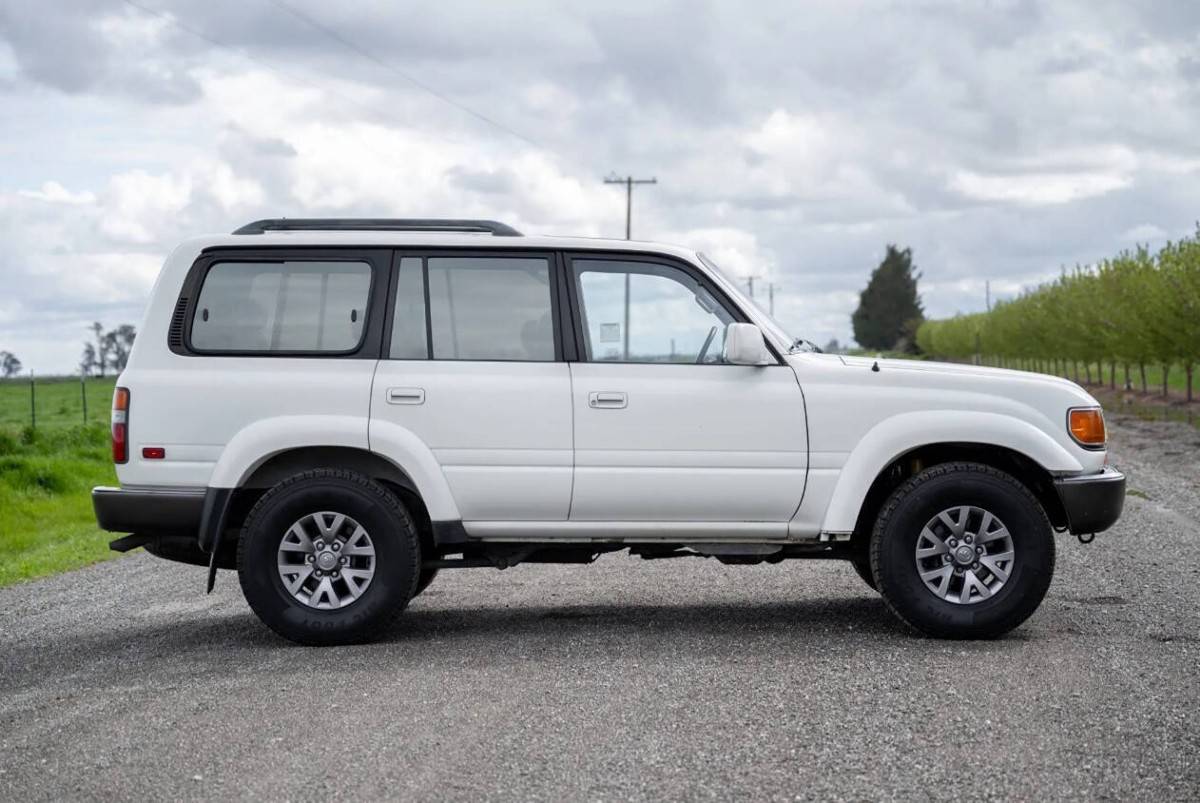 Toyota-land-cruiser-base-4dr-s-1993-white-35