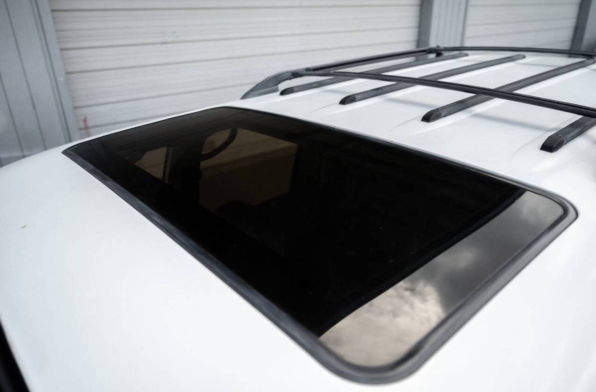 Toyota-land-cruiser-base-4dr-s-1993-white-42