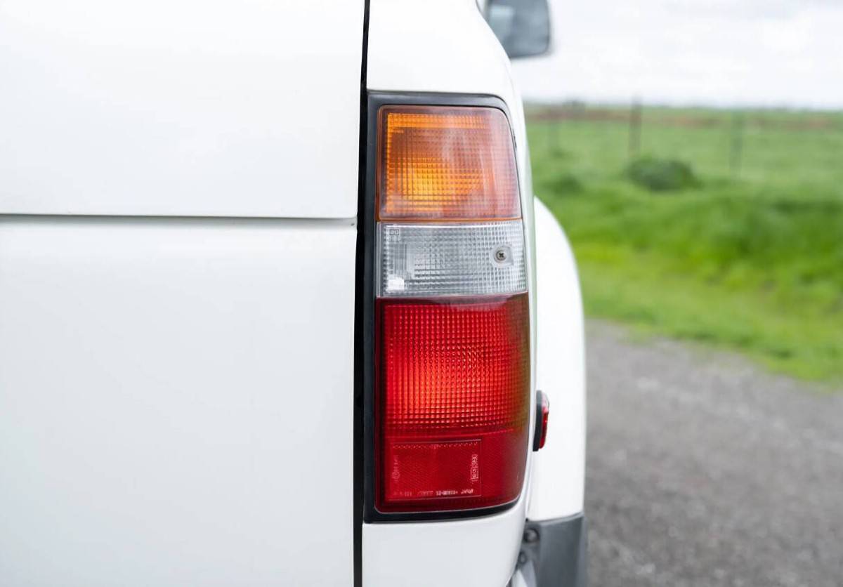 Toyota-land-cruiser-base-4dr-s-1993-white-8