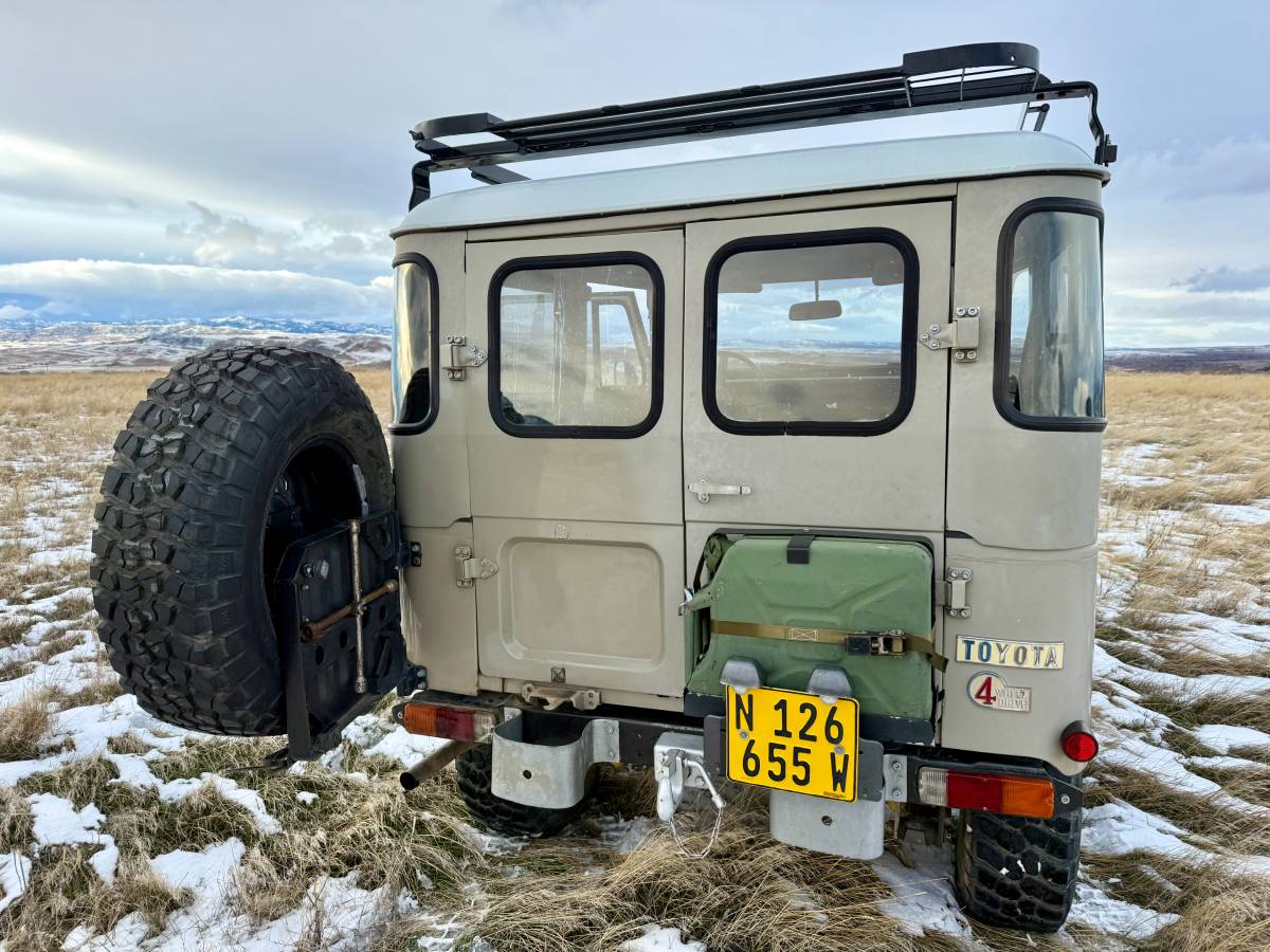Toyota-land-cruiser-diesel-1983-12