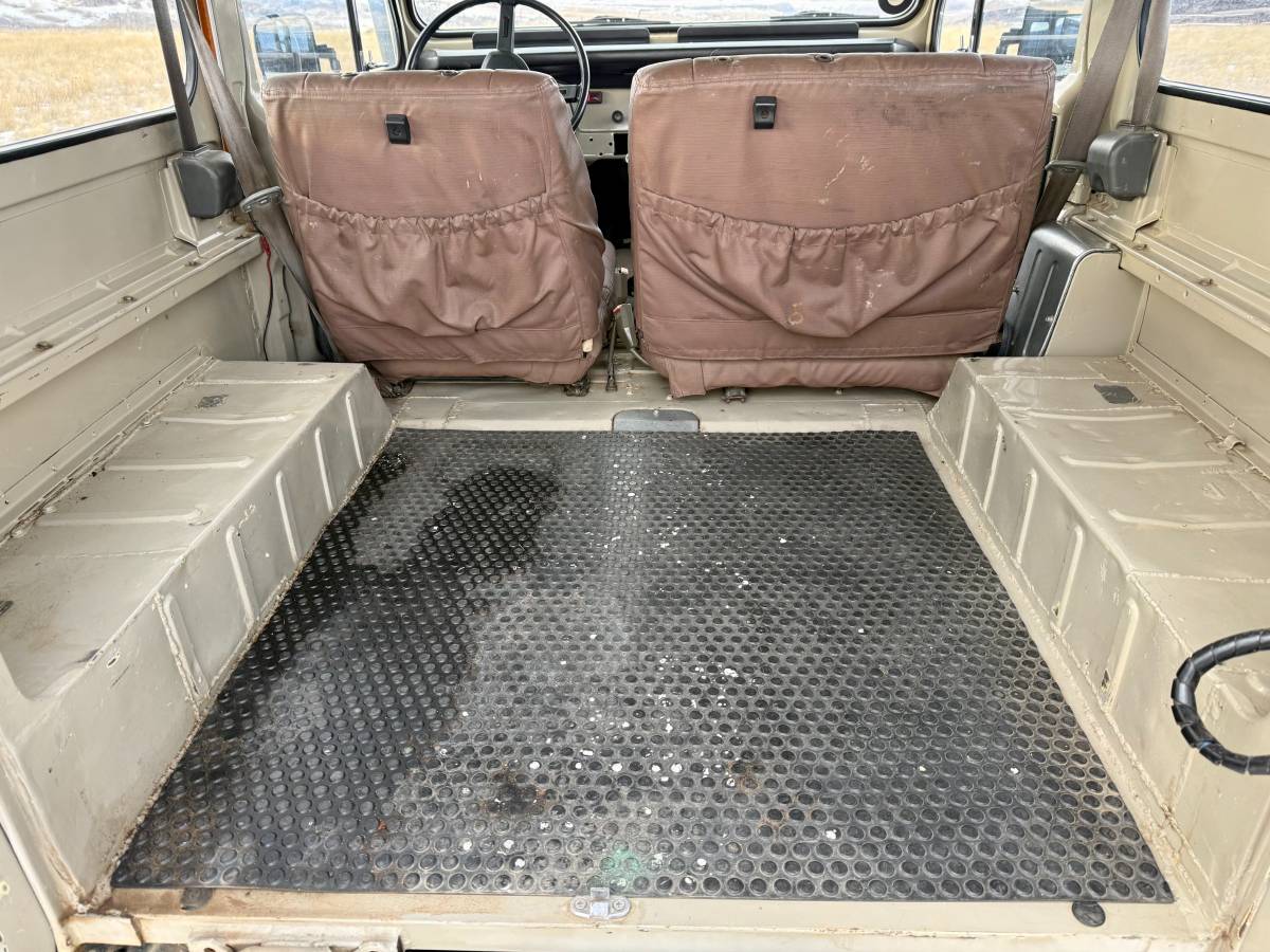 Toyota-land-cruiser-diesel-1983-15