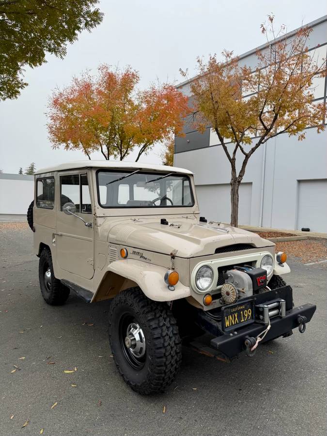 Toyota-land-cruiser-fj40-1969-1