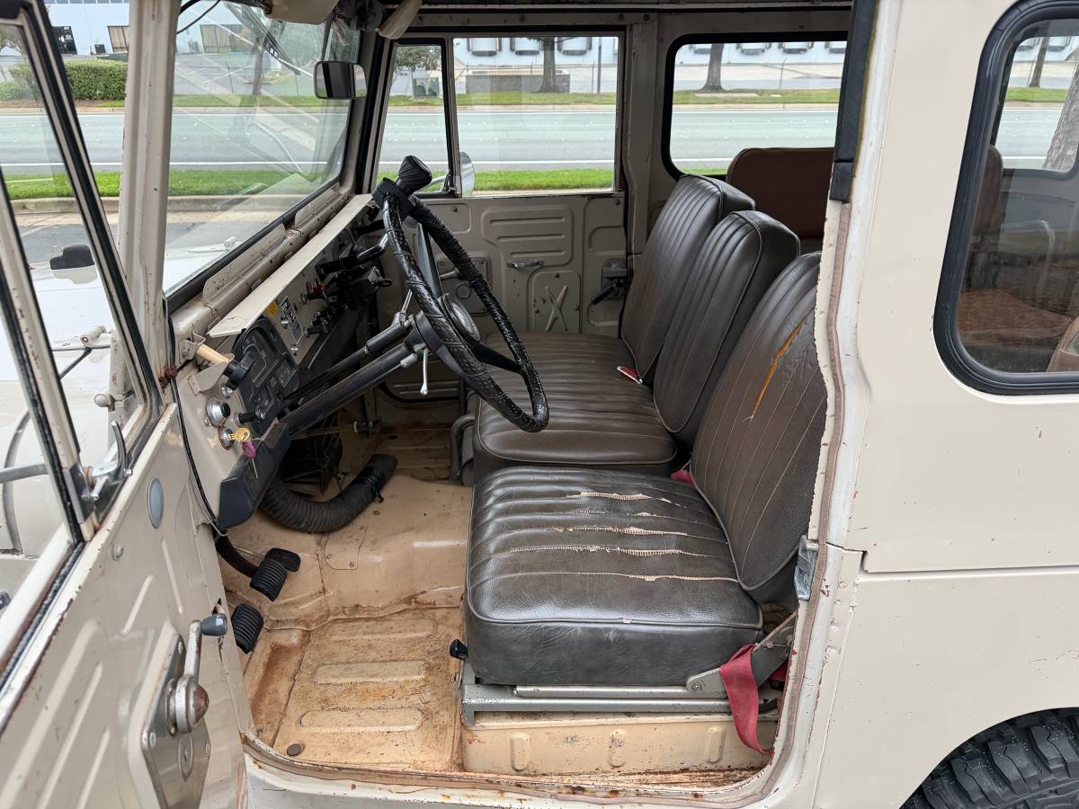 Toyota-land-cruiser-fj40-1969-10