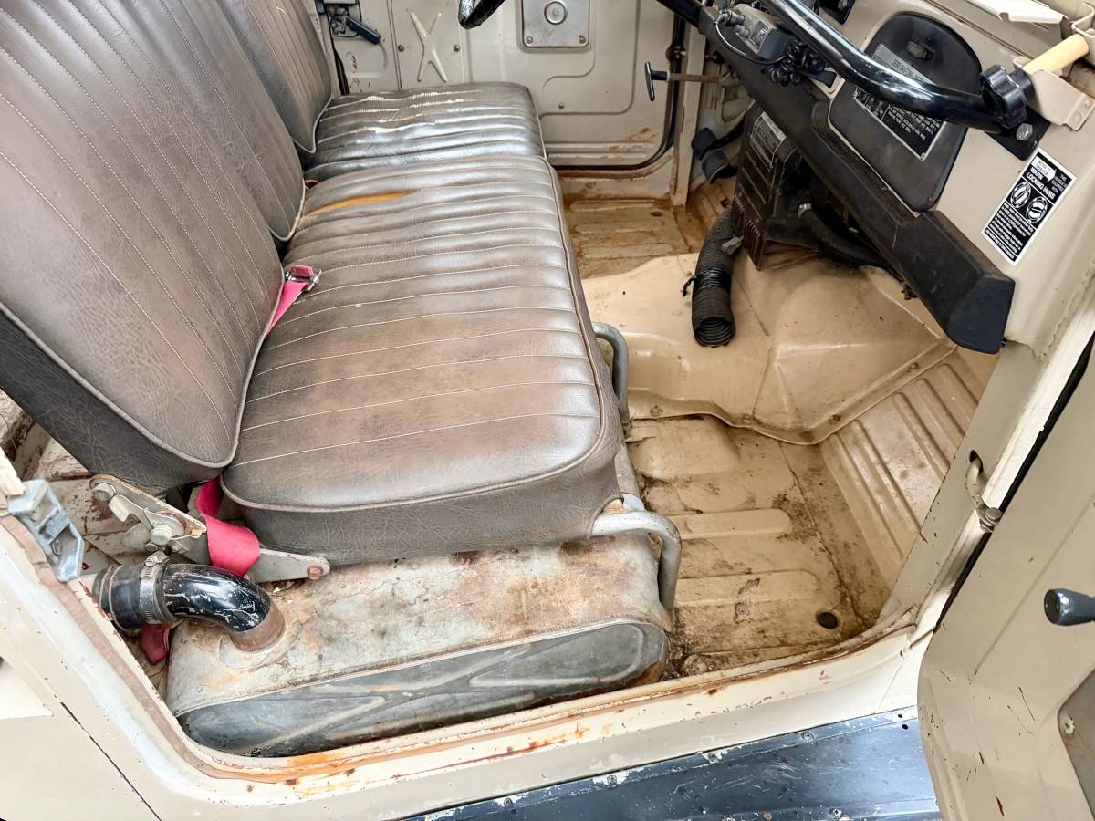 Toyota-land-cruiser-fj40-1969-11