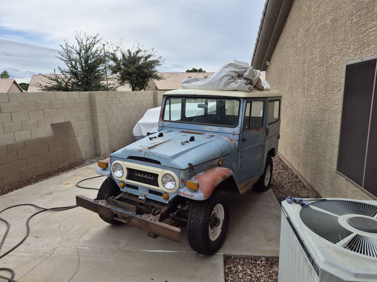 Toyota-land-cruiser-fj40-1969