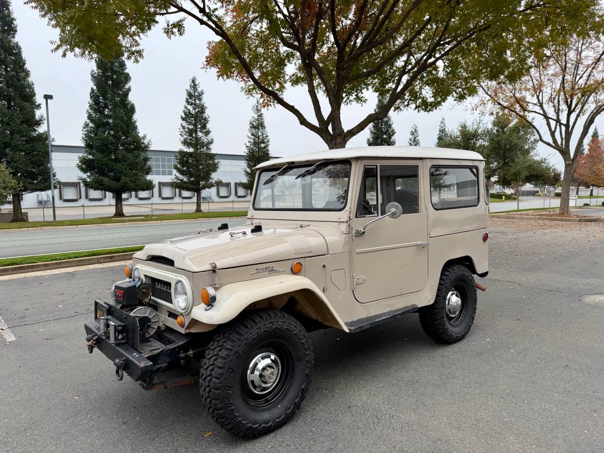 Toyota-land-cruiser-fj40-1969-2