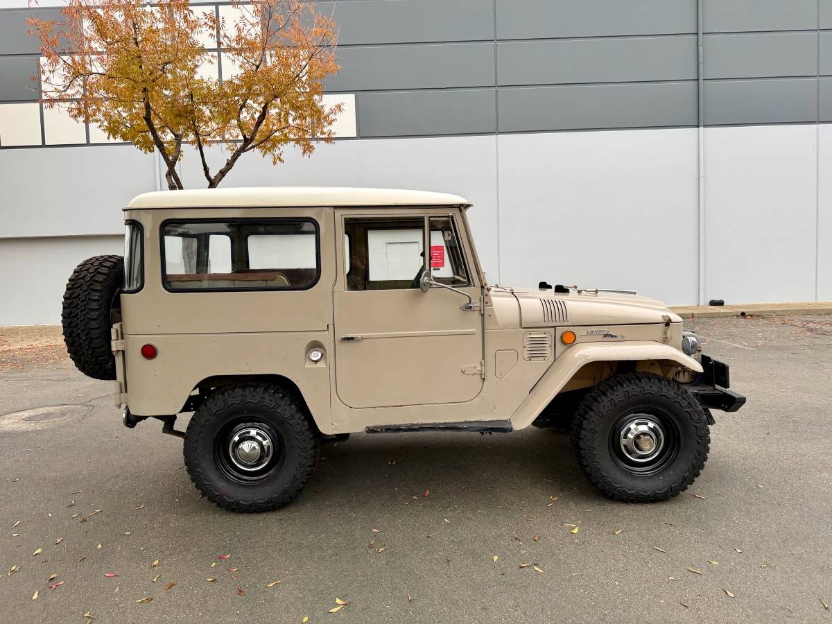Toyota-land-cruiser-fj40-1969-4