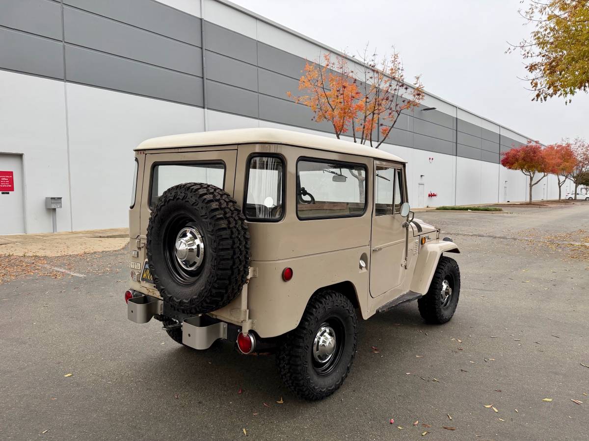 Toyota-land-cruiser-fj40-1969-5