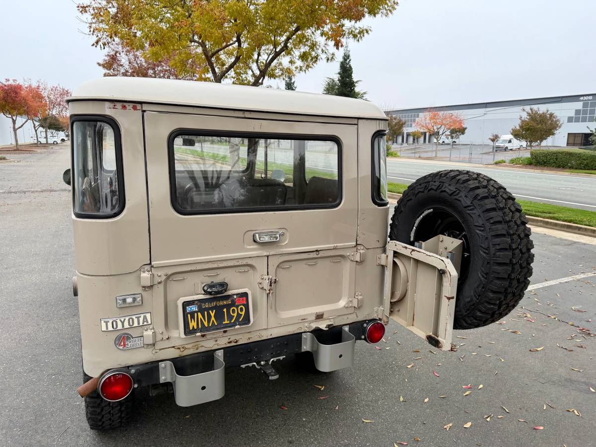 Toyota-land-cruiser-fj40-1969-7