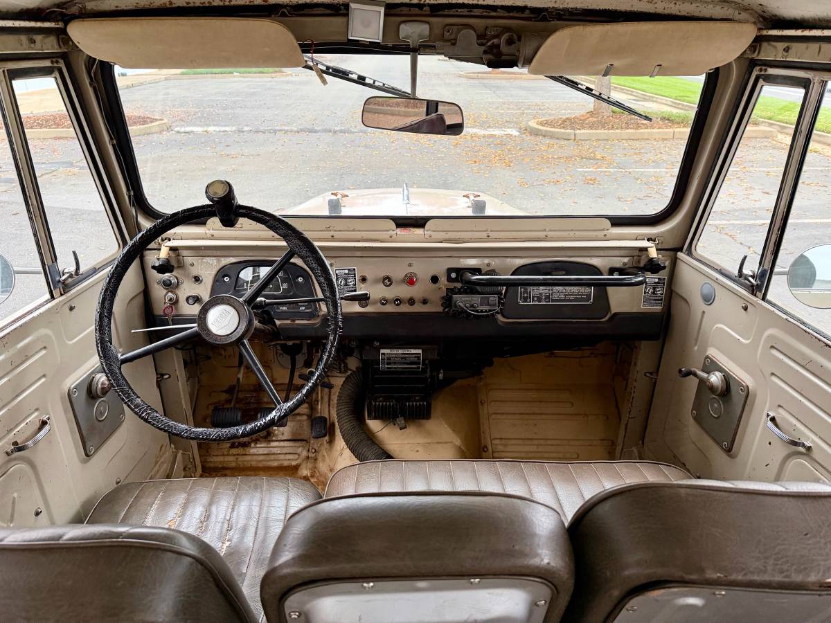 Toyota-land-cruiser-fj40-1969-9