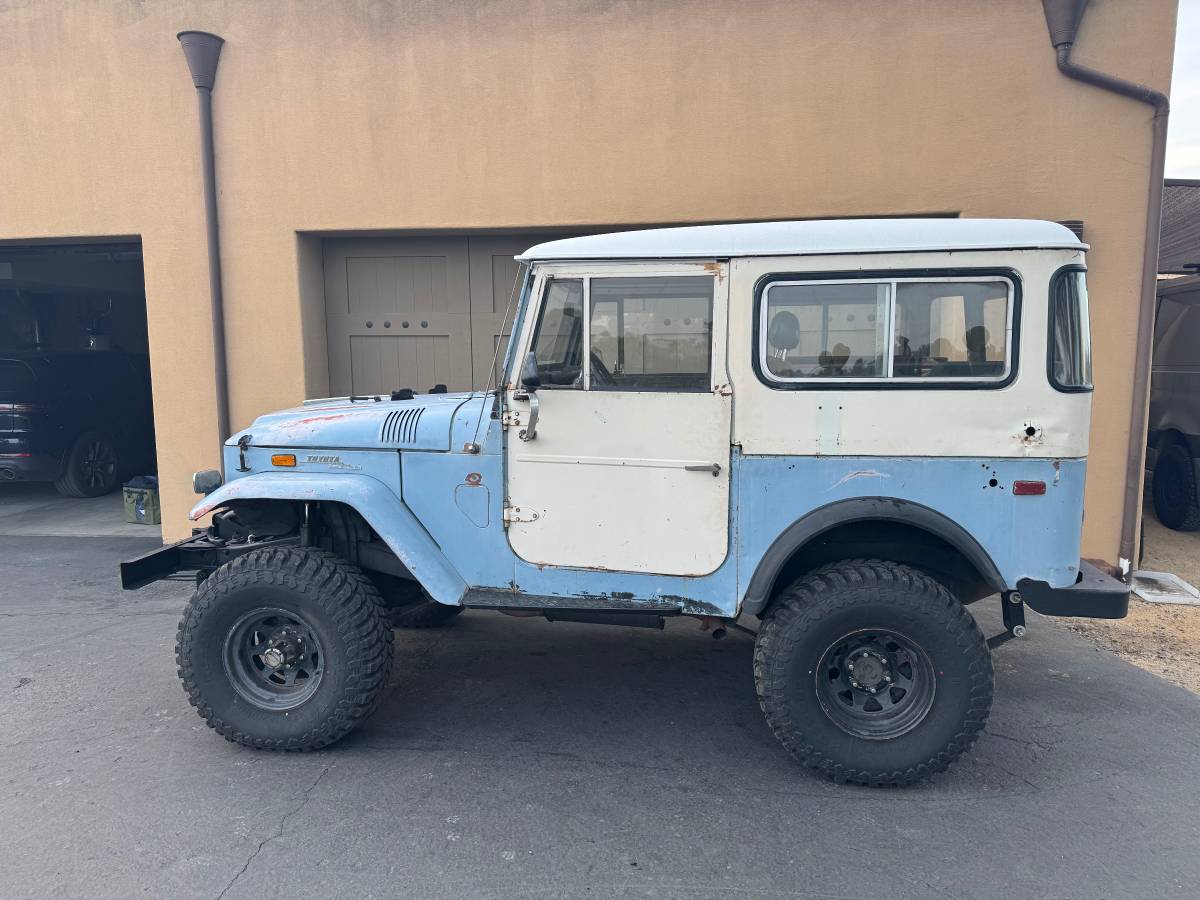 Toyota-land-cruiser-fj40-1970-blue-11