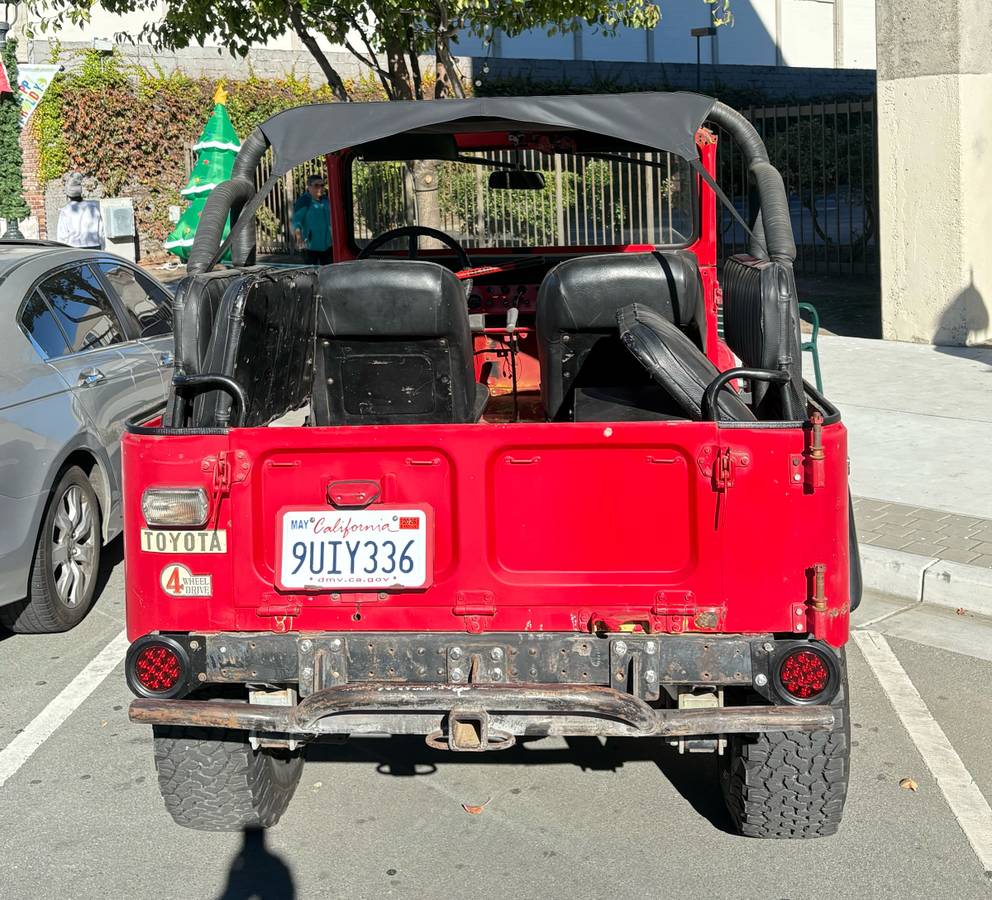 Toyota-land-cruiser-fj40-1973-red-1