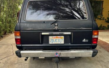 Toyota-land-cruiser-fj60-1986-black-1